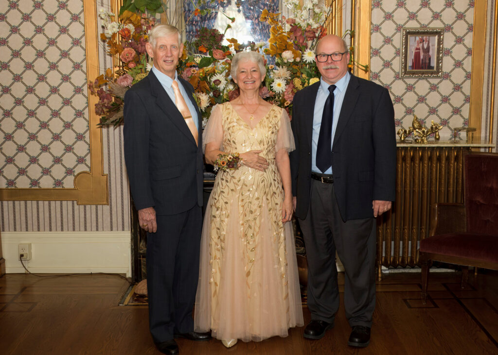 Nancy and Don wedding with Hosparus chaplain